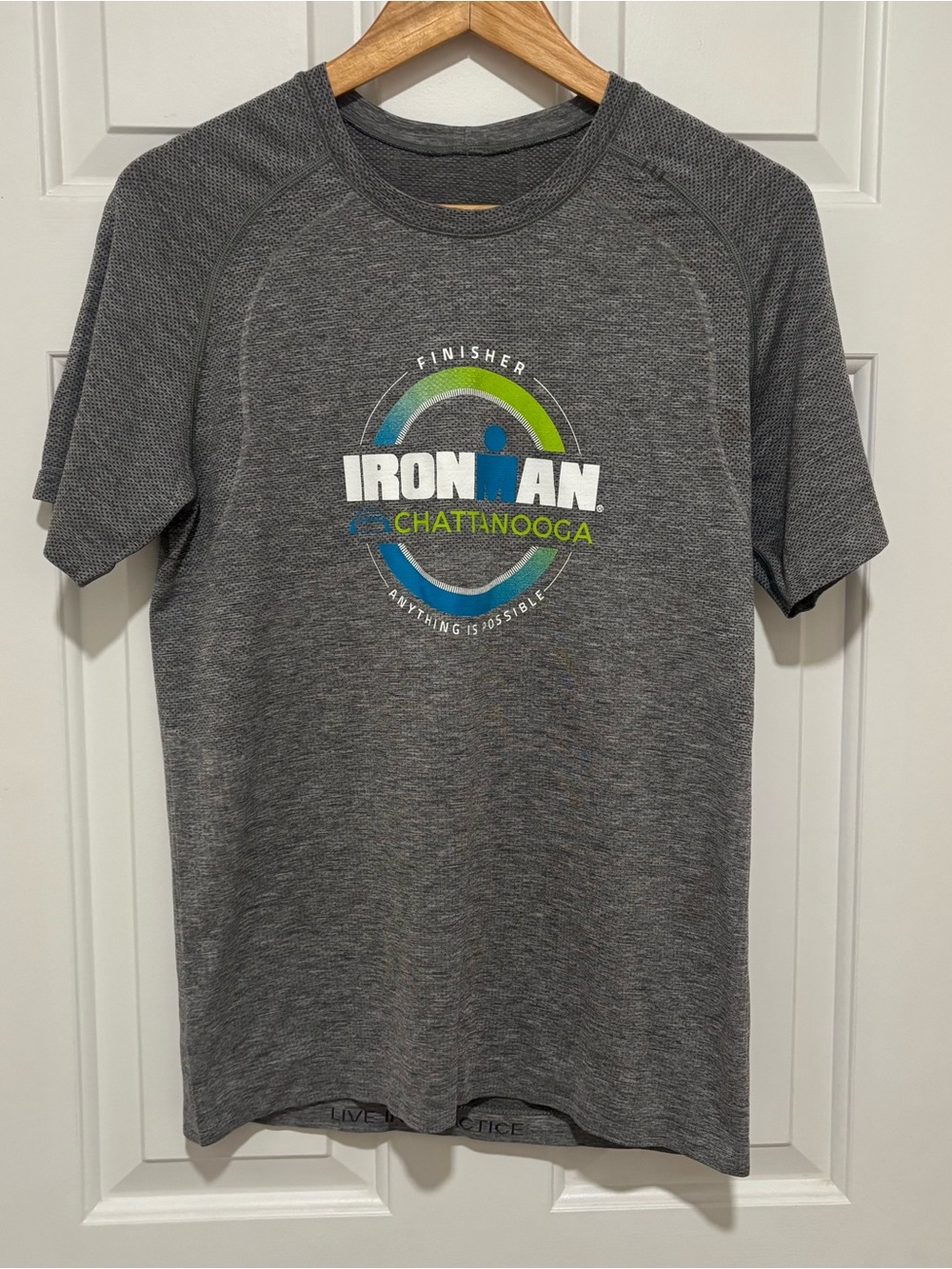 Lululemon Ironman Chattanooga Finisher Grey metal vent Tech Tee men’s small